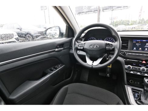 Used 2020 Hyundai Elantra SEL w/ Cargo Package (C1) FWD image 10