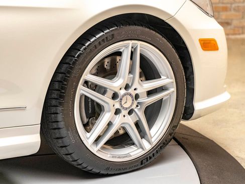 Used 2011 Mercedes-Benz E 550 Cabriolet image 14