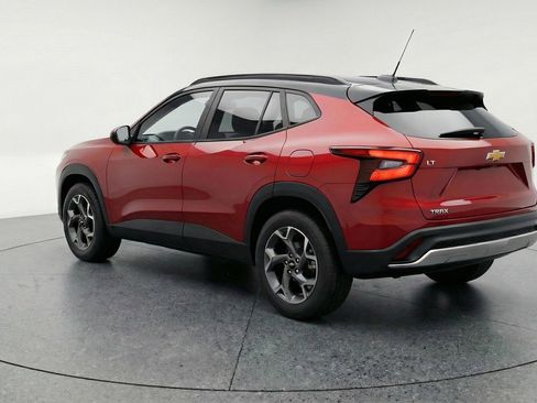 Used 2025 Chevrolet Trax LT image 6