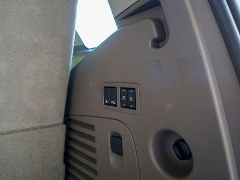 Used 2018 Chevrolet Tahoe LT w/ LT Signature Package image 11