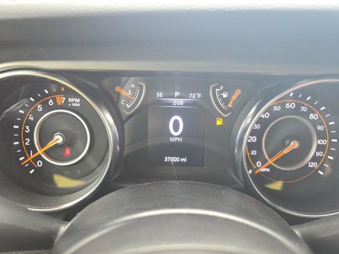 Used 2022 Jeep Gladiator Sport AWD/4WD image 12