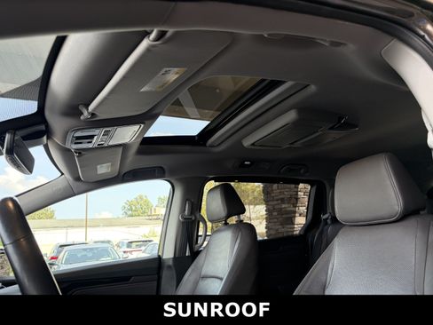 Used 2018 Honda Odyssey Elite image 15