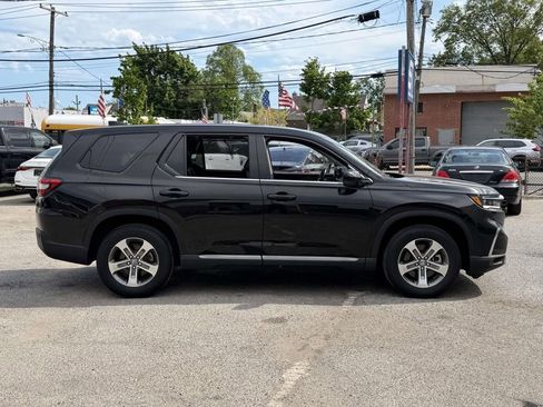 Used 2025 Honda Pilot EX-L image 9