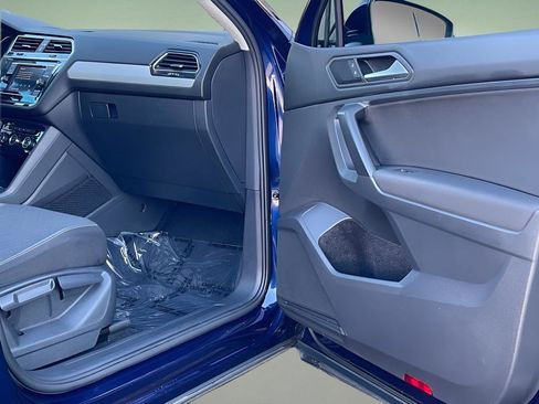 Used 2021 Volkswagen Tiguan S image 22