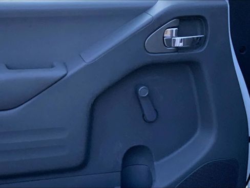 Used 2015 Nissan Frontier S RWD image 19