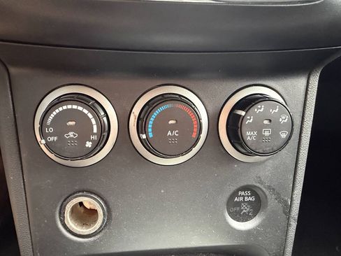 Used 2012 Nissan Rogue SV AWD/4WD image 15