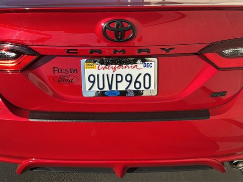 Used 2023 Toyota Camry SE image 7