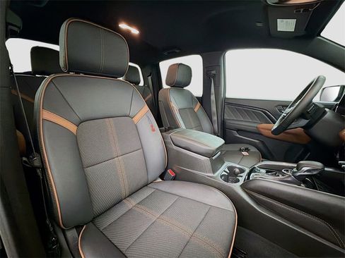 Used 2024 GMC Canyon AT4 image 27
