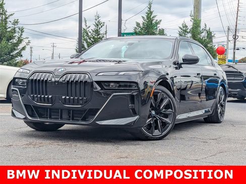 Used 2023 BMW i7 xDrive60 image 2