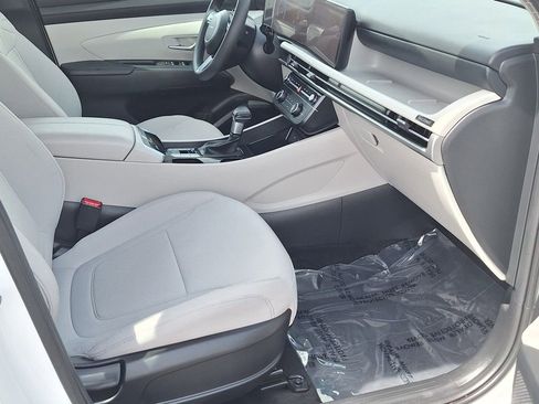 New 2025 Hyundai Tucson SE image 25