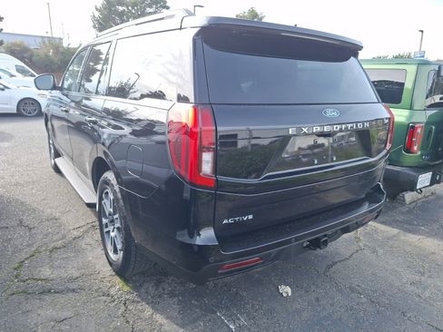 Used 2025 Ford Expedition Active image 4