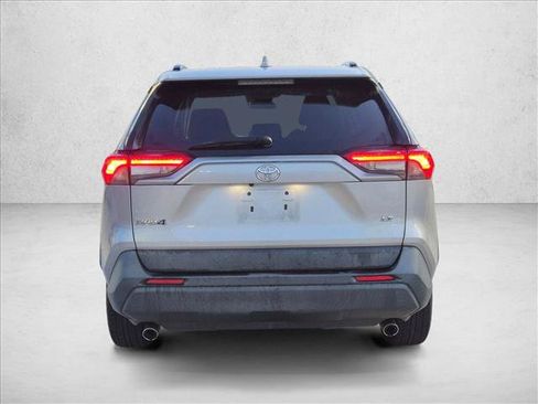 Used 2021 Toyota RAV4 LE FWD image 6