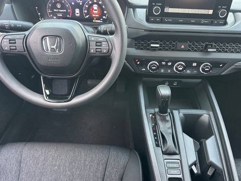 Certified 2025 Honda Accord SE image 25