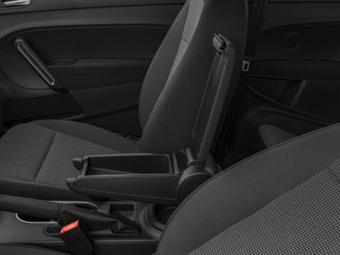 Used 2018 Volkswagen Beetle 2.0T Coast FWD image 9
