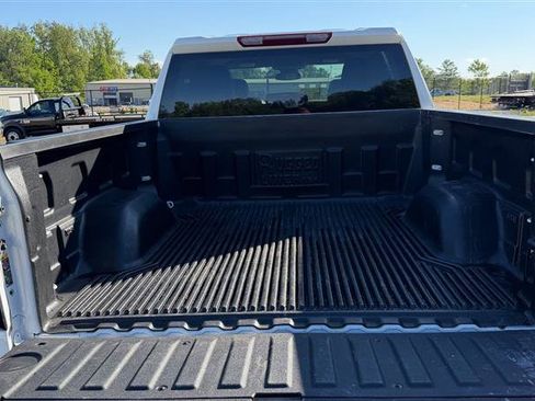 Used 2026 GMC Sierra 1500 SLT image 14