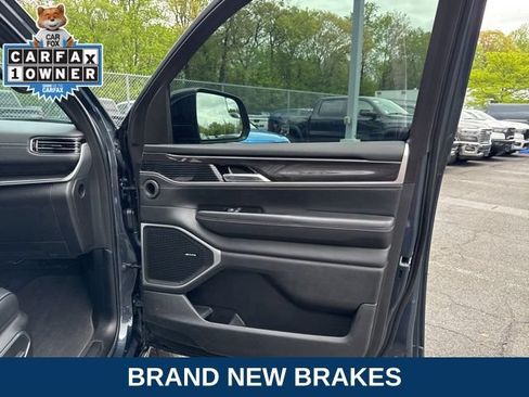 Used 2023 Jeep Wagoneer 4WD w/ Premium Group I image 34