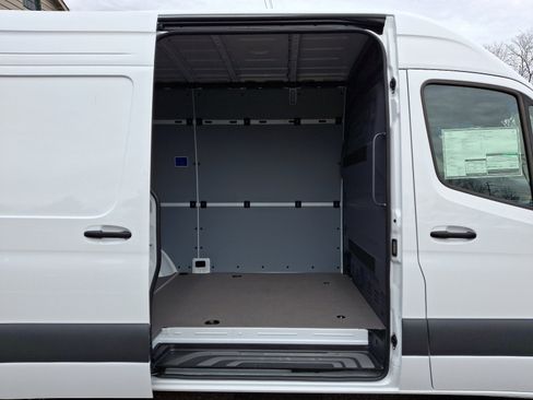 New 2025 Mercedes-Benz Sprinter 2500 image 10