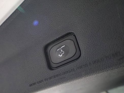 Used 2018 Ford Explorer Platinum image 22