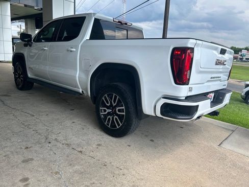 Used 2023 GMC Sierra 1500 AT4 w/ AT4 Premium Package AWD/4WD image 5