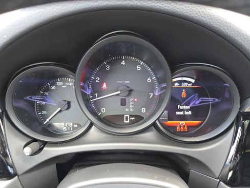 Certified 2025 Porsche Macan image 21