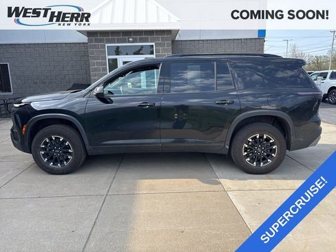 Certified 2025 Chevrolet Traverse Z71 w/ Enhanced Driving Package AWD/4WD image 1