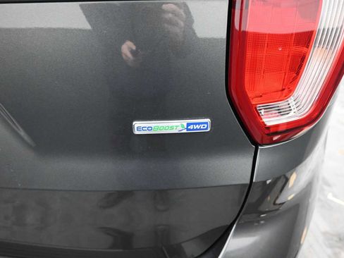 Used 2019 Ford Explorer XLT w/ Equipment Group 202A AWD/4WD image 29