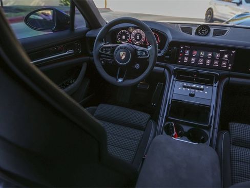 Certified 2025 Porsche Panamera GTS image 34