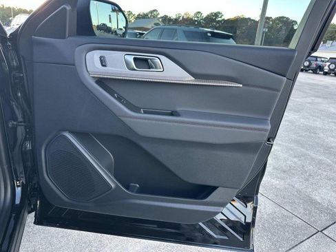 New 2025 Ford Explorer Active w/ Active Comfort Package image 14