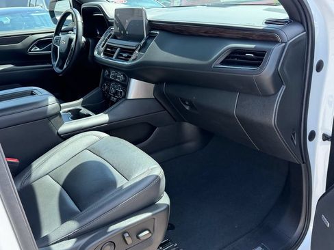 Used 2022 Chevrolet Tahoe LT w/ Luxury Package RWD image 18