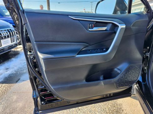 Used 2022 Toyota RAV4 SE w/ Weather & Moonroof Package image 8