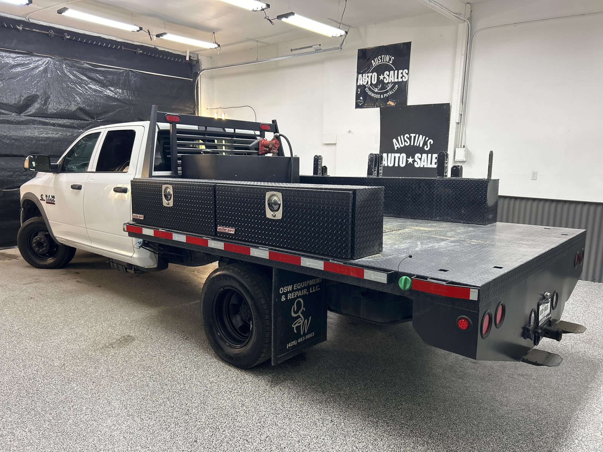 Used 2013 RAM 3500 Tradesman w/ Chrome Appearance Group AWD/4WD image 4