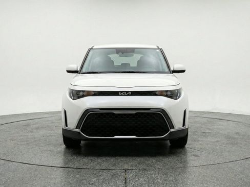 Used 2025 Kia Soul LX w/ LX Technology Package FWD image 2