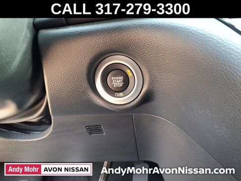 Used 2025 Chrysler Pacifica Select FWD image 27