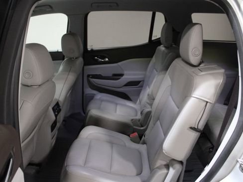 Used 2017 GMC Acadia SLT image 22