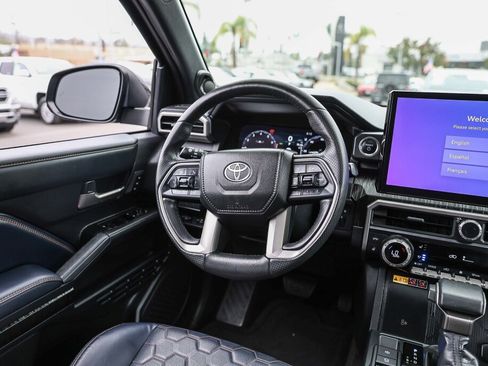 Certified 2025 Toyota 4Runner Platinum AWD/4WD image 5