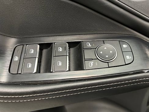 Used 2026 Nissan Rogue SL AWD/4WD image 15