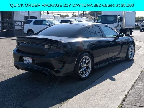 Used 2018 Dodge Charger R/T RWD image 7