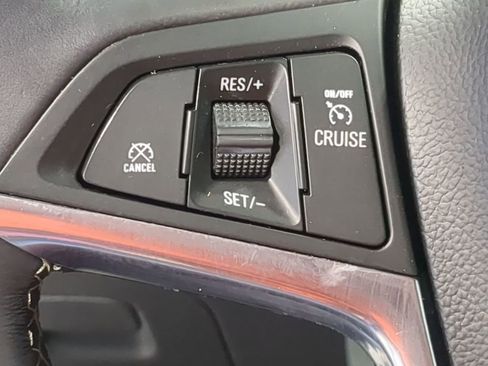 Used 2022 Buick Encore Preferred AWD/4WD image 23