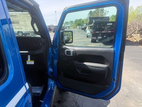 New 2026 Jeep Gladiator Rubicon w/ Whitecap Package AWD/4WD image 54