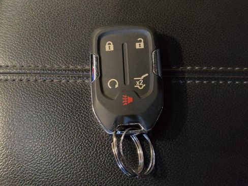 Used 2024 GMC Terrain SLT image 32