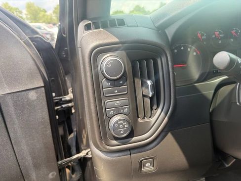 Used 2022 Chevrolet Silverado 2500 Custom w/ Custom Value Package AWD/4WD image 10