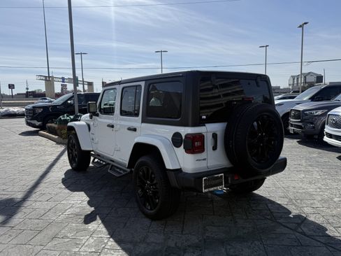 Used 2023 Jeep Wrangler Sahara image 5