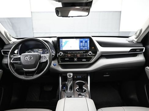 Used 2022 Toyota Highlander Platinum image 29
