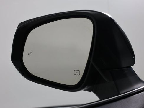 Used 2023 Toyota Highlander LE image 15