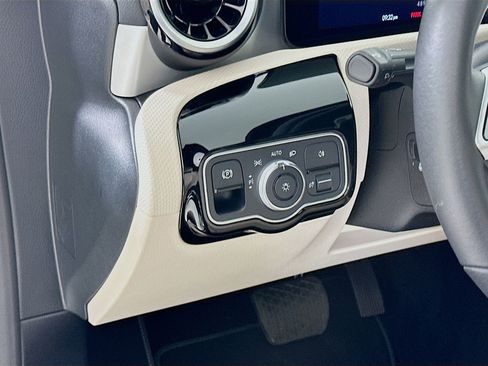 Used 2026 Mercedes-Benz CLA 250 image 11