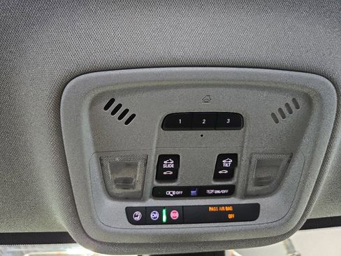 Used 2018 Chevrolet Traverse LT AWD/4WD image 28