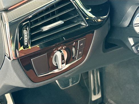 Used 2023 BMW M5 w/ Competition Package image 10