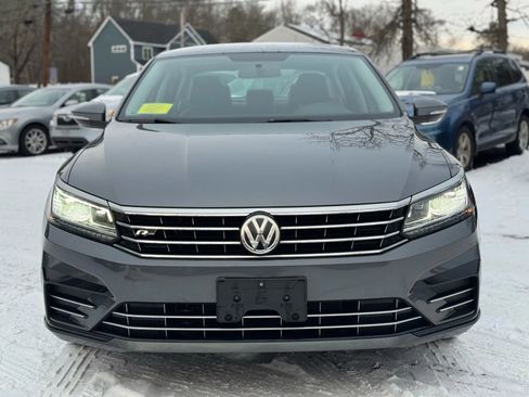 Used 2017 Volkswagen Passat 1.8T R-Line w/ R-Line Lighting Package image 2
