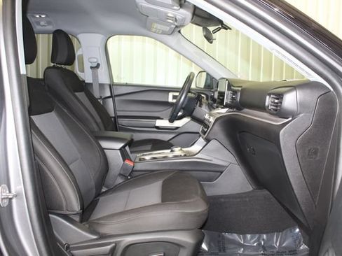 Used 2023 Ford Explorer XLT RWD image 23