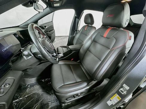 Used 2025 Chevrolet Trax RS w/ Driver Confidence Package FWD image 15